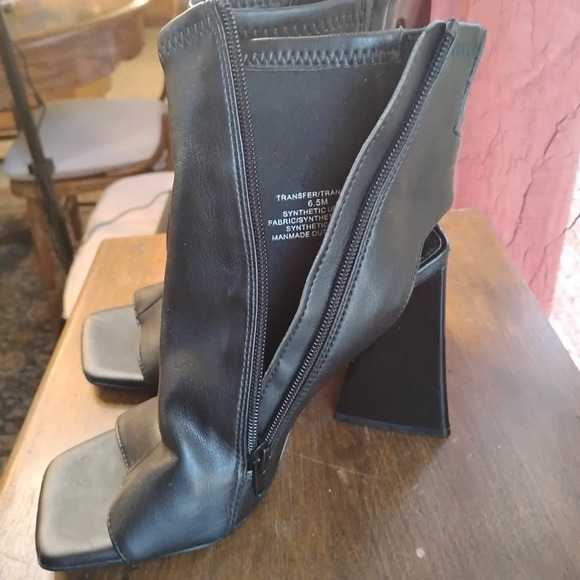 Steve Madden Women's Transfer Pump Heel Booties - Picture 3 of 7